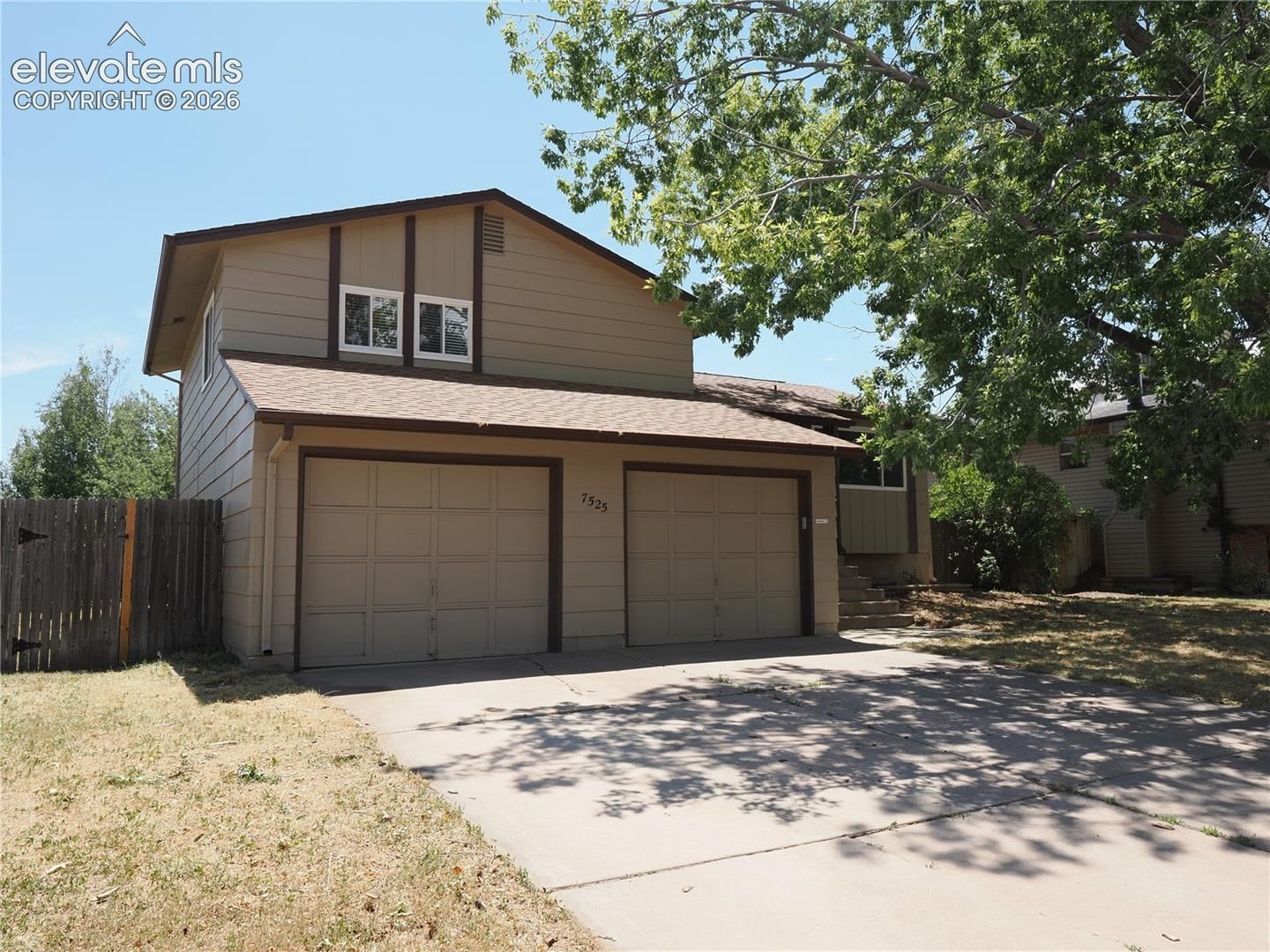 4 Bedroom with New Carpet! – photo 1 of 24