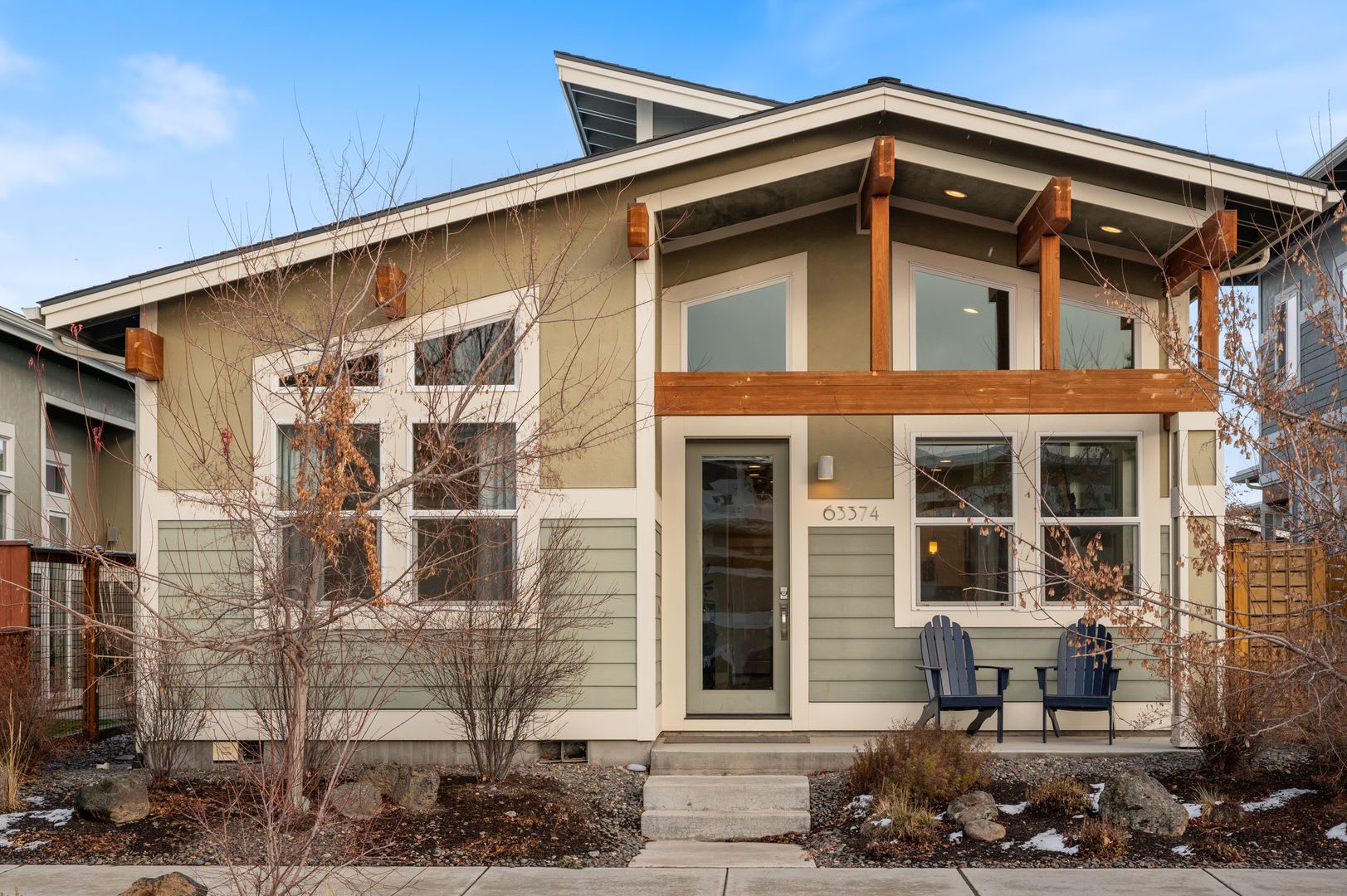 Fully Furnished Bend Home – photo 1