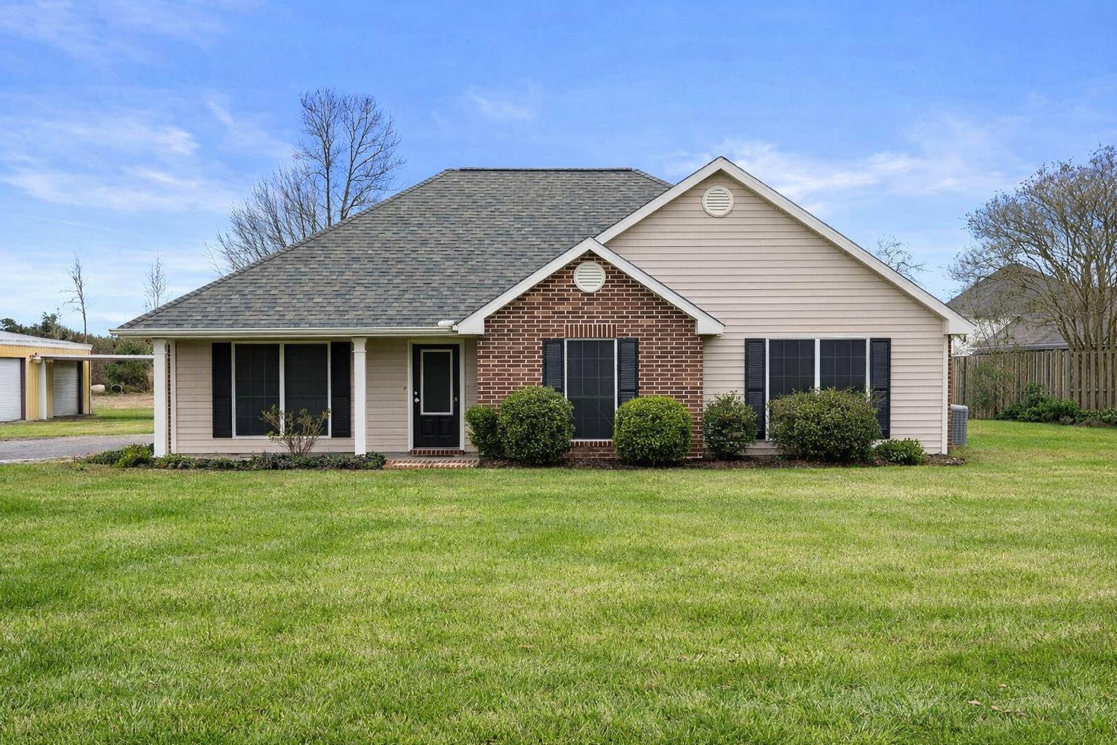 4607 W Prien Lake Rd – photo 1 of 6