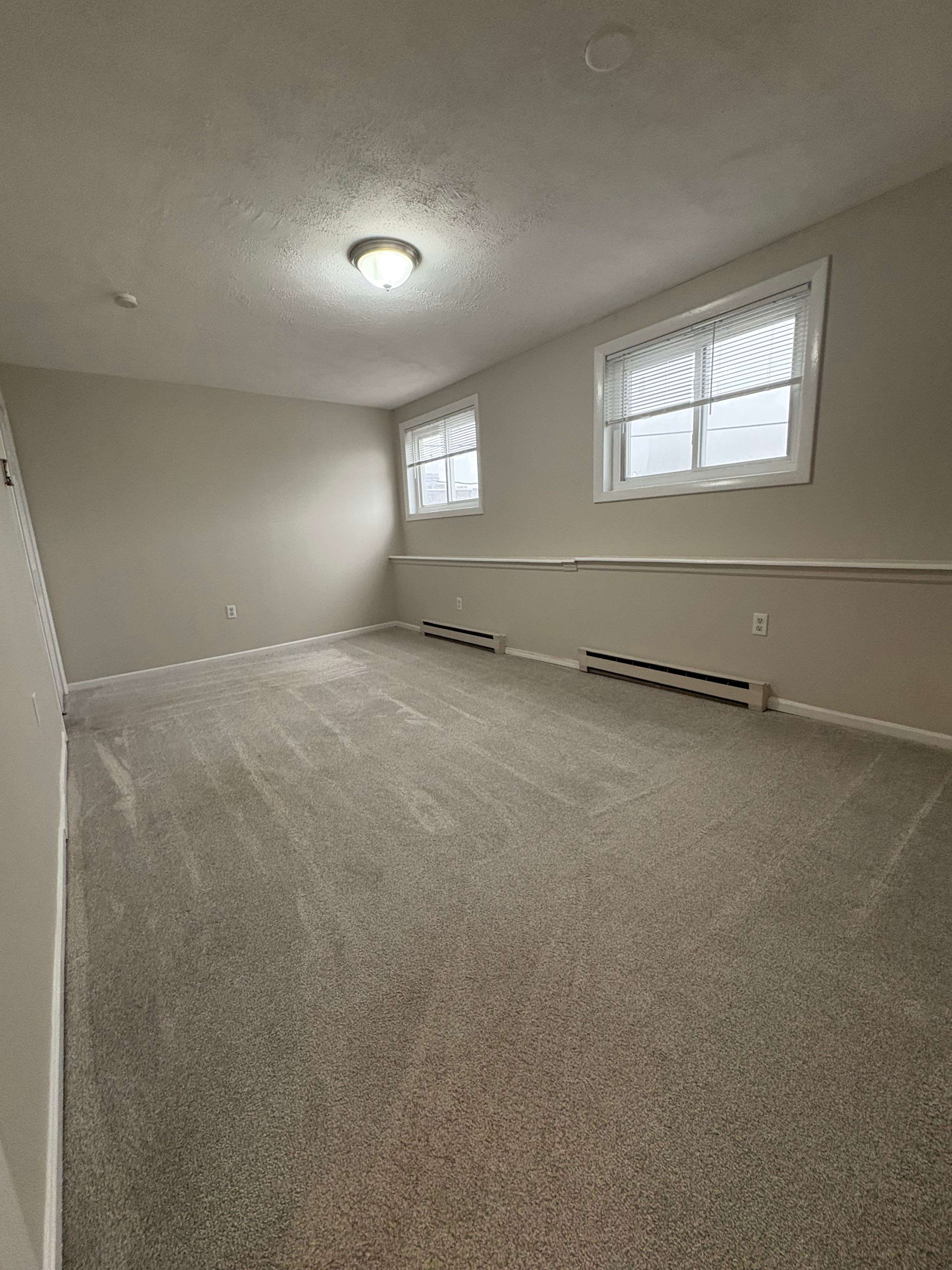 165 Main St Apt 6 – photo 1 of 40