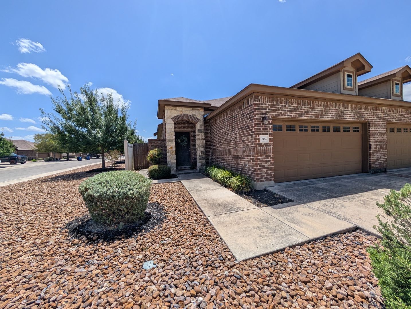 3/2/2 Fridge Included / Xeriscaped Front Yard / Corner Lot / Fenced in Yard / CISD – photo 1