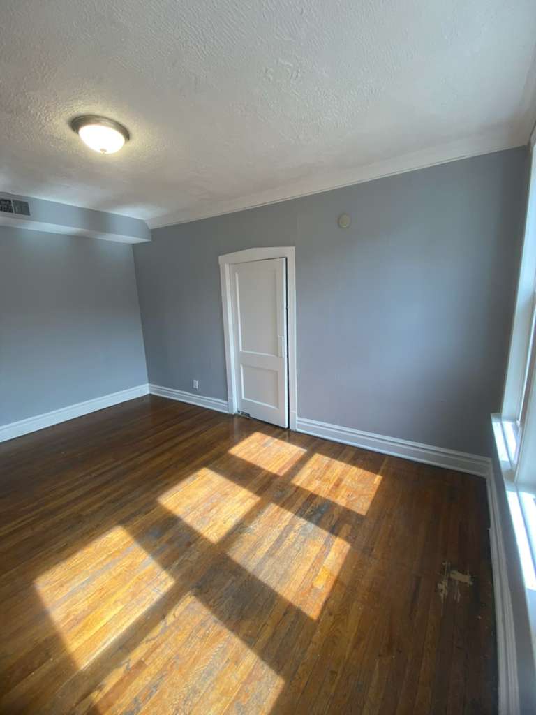 1151 S Austin Ave – photo 1