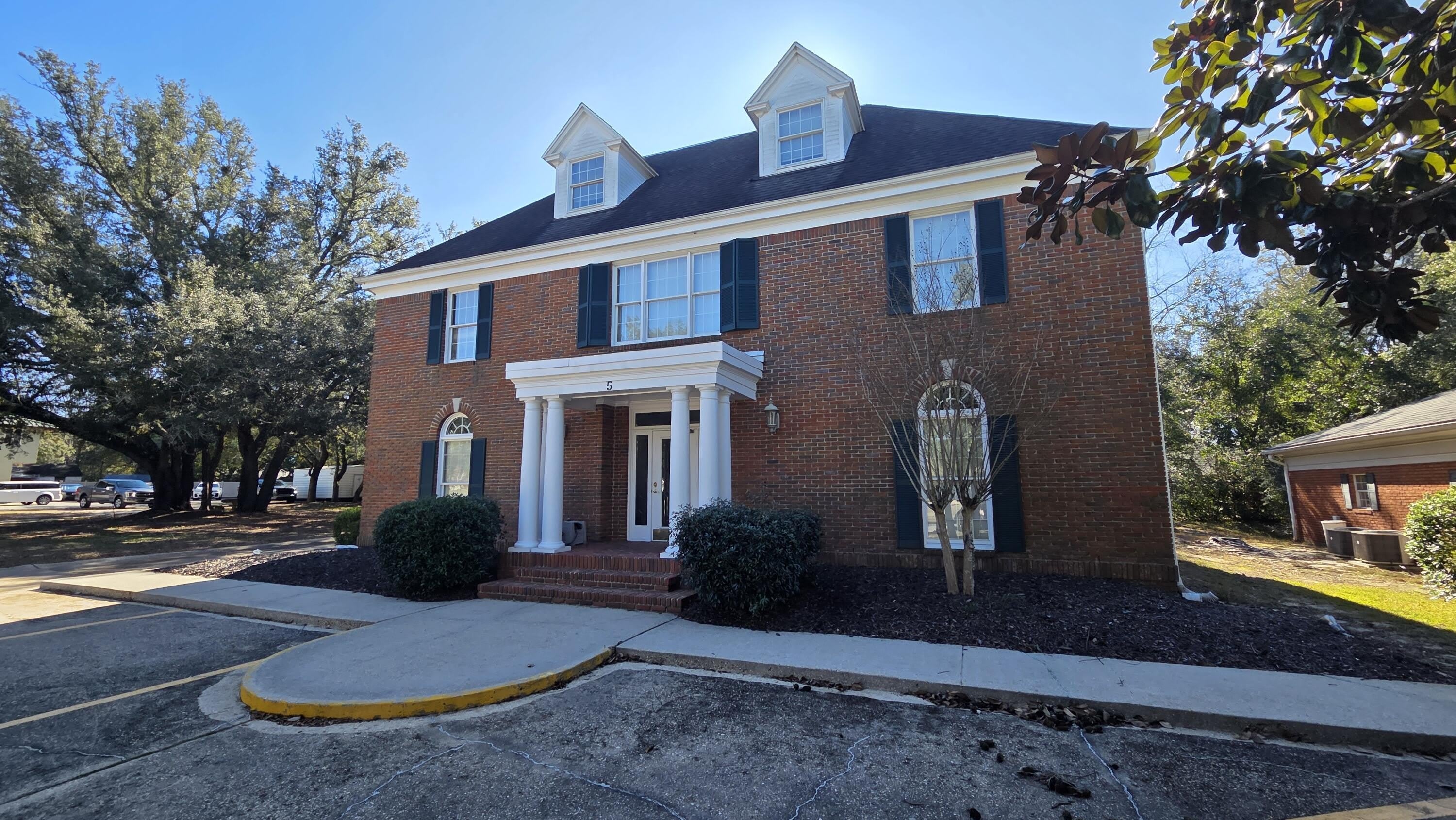5 Clifford Drive – photo 1 of 8