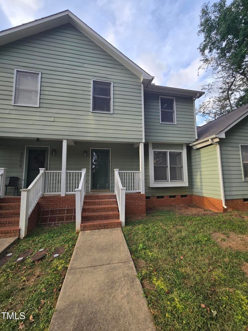 Room in 4 Bedroom Home at Supreme Dr – photo 1