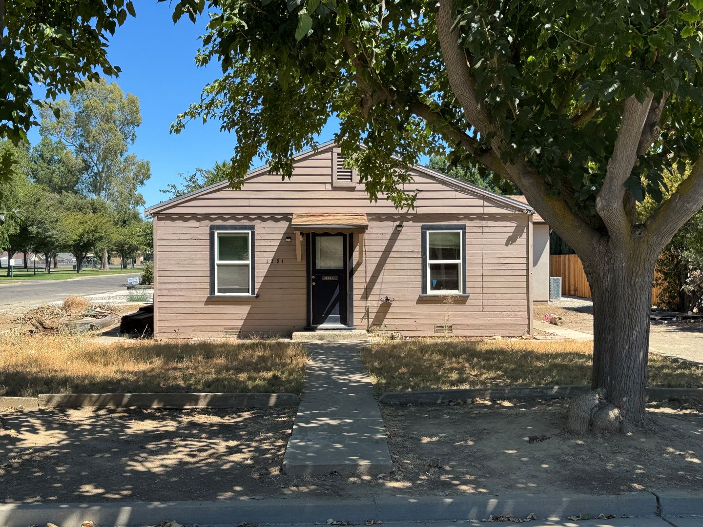 Now Available! Nice Quaint 1 Bedroom 1 Bath Home – photo 1 of 10