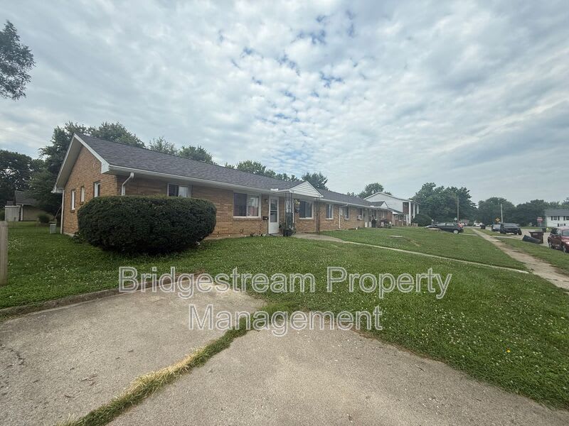 1214 Case Ave – photo 1 of 8