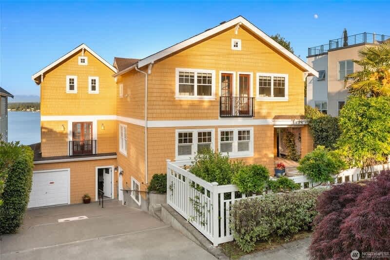 1126 33rd Ave S – photo 1