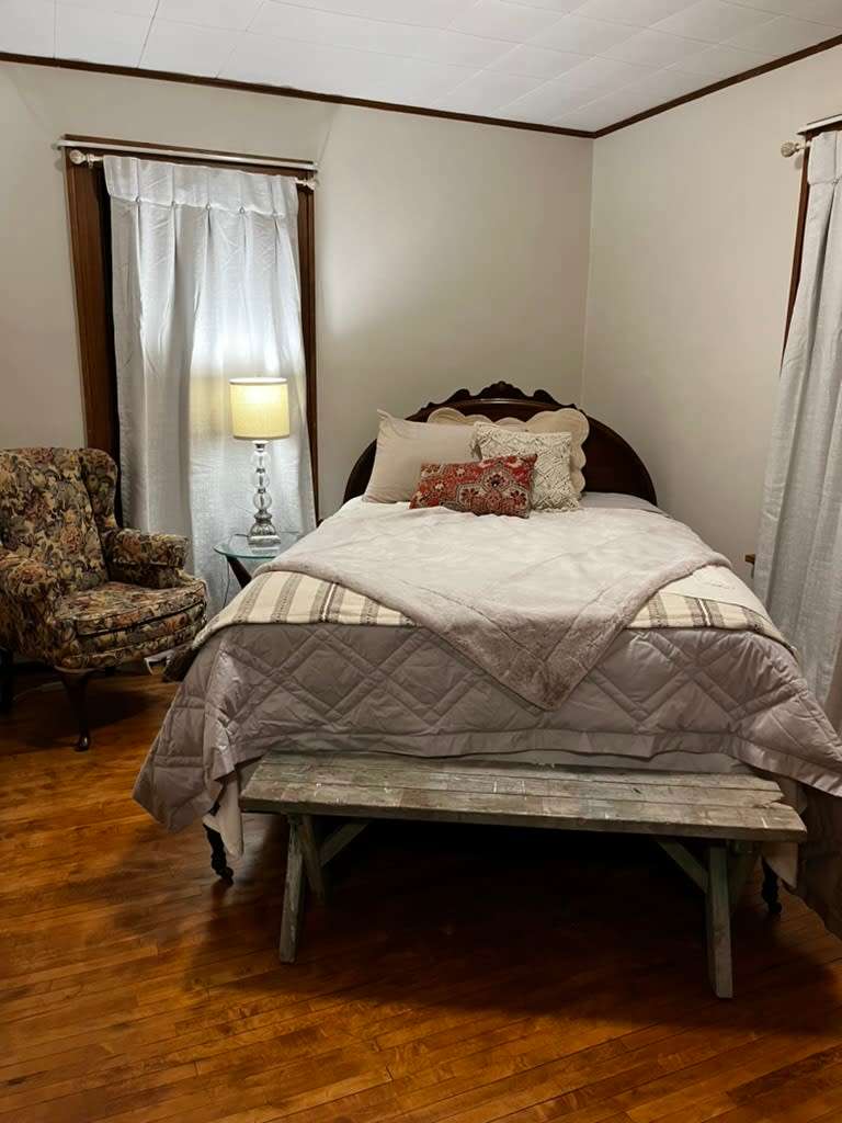 224 West Laflin Avenue – photo 1 of 7