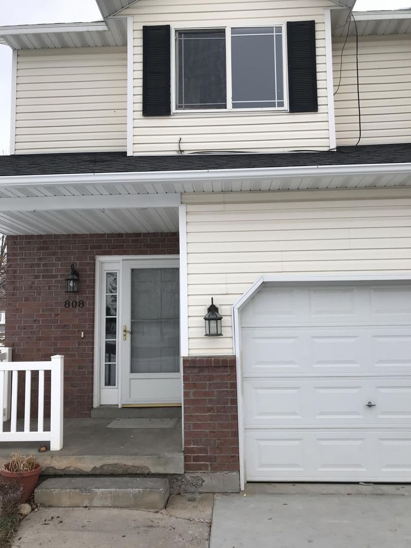 808 S. 150 E. – photo 1 of 11
