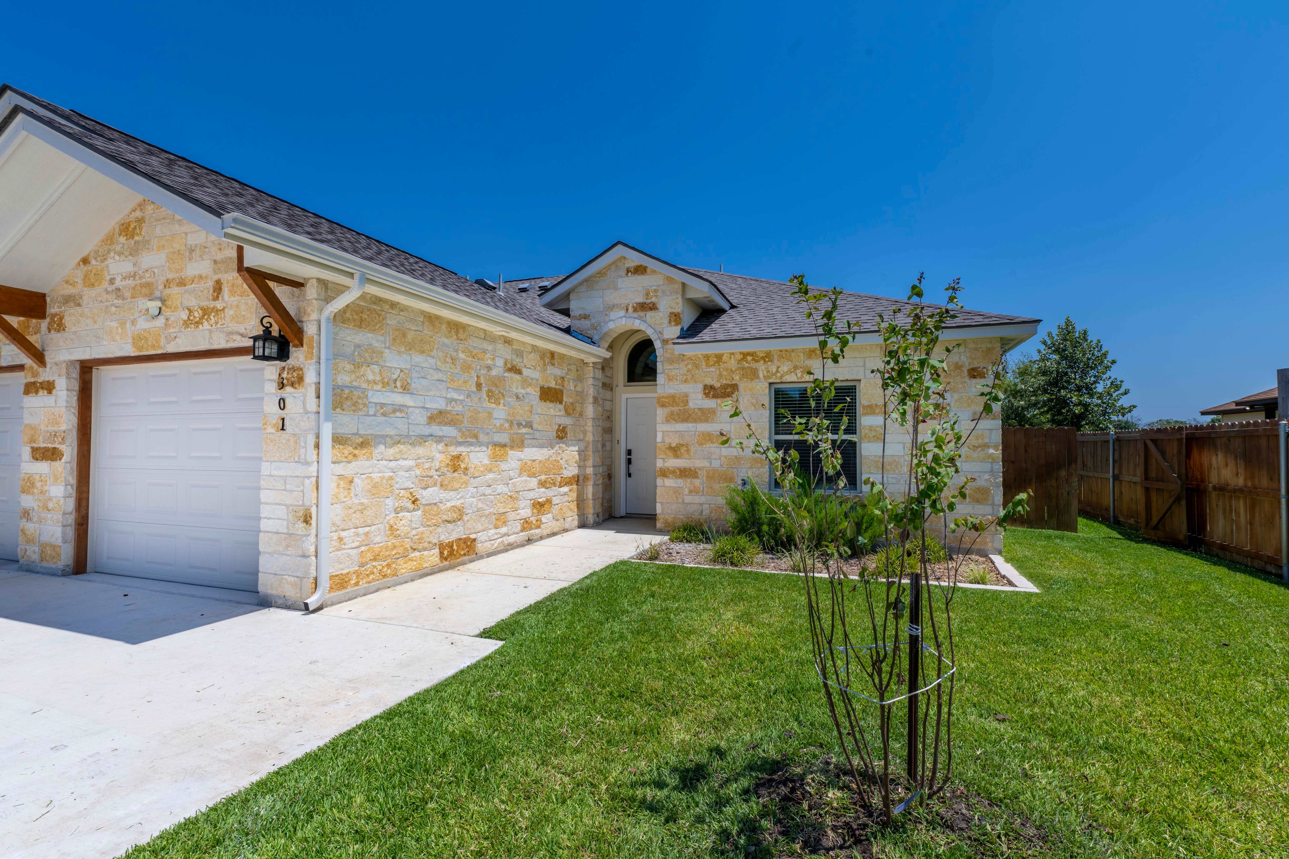 301 Navarro Way – photo 1