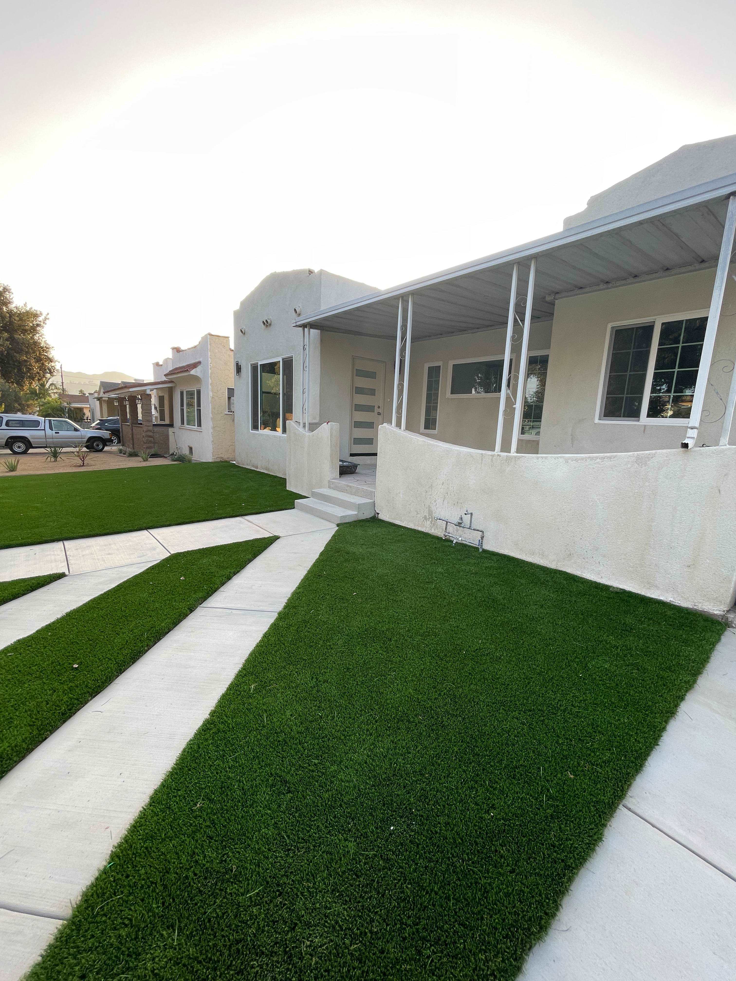 1049 Davis Avenue – photo 1