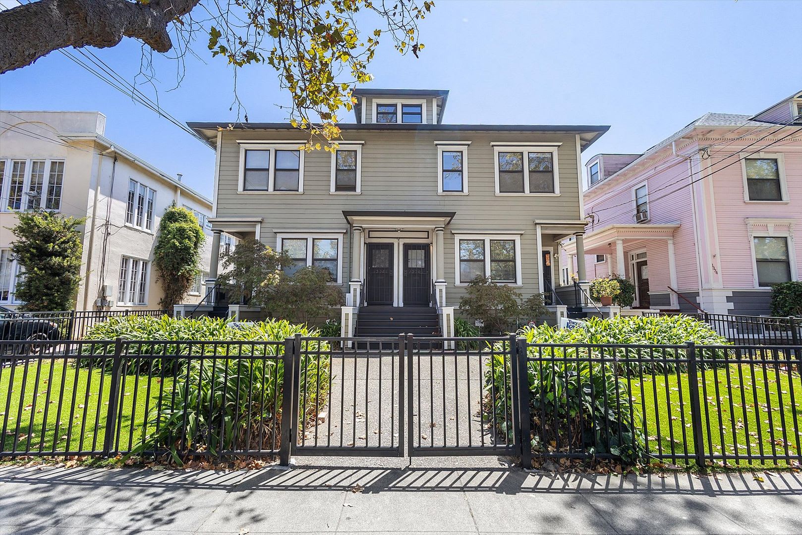 1336 1 2 Park Ave 3 Bedroom 1 5 Bath Upper Unit – photo 1 of 294