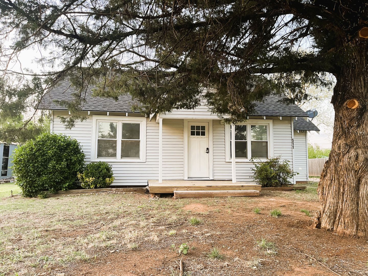 1421 Ne 10Th – photo 1