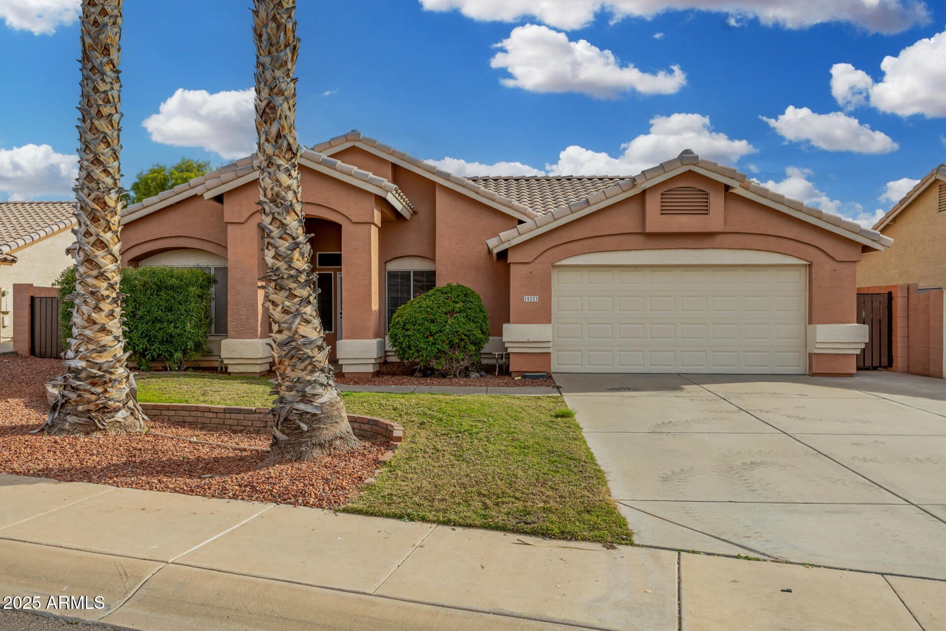 15221 N 87th Drive – photo 1