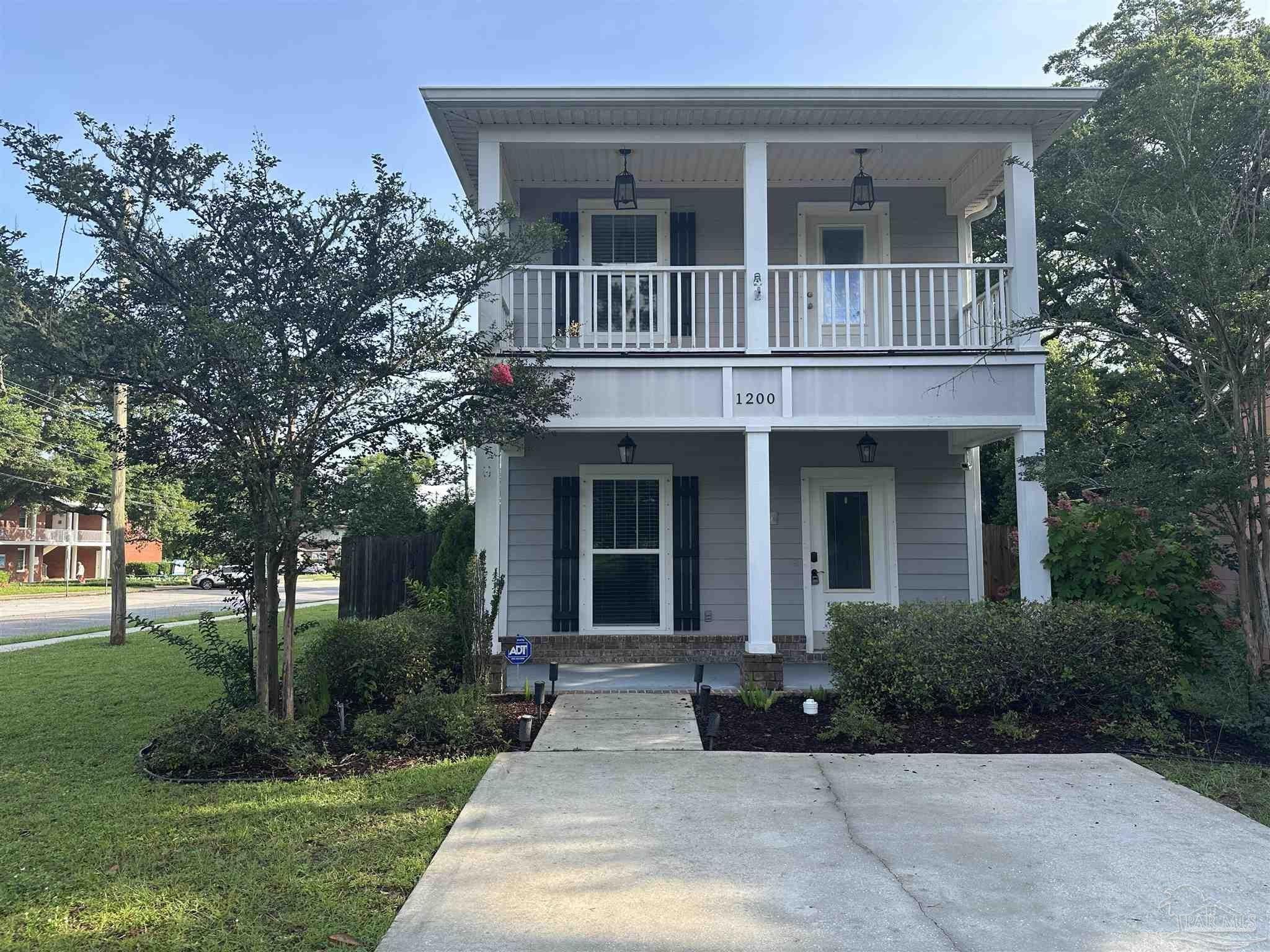 1200 E Maxwell St – photo 1 of 255