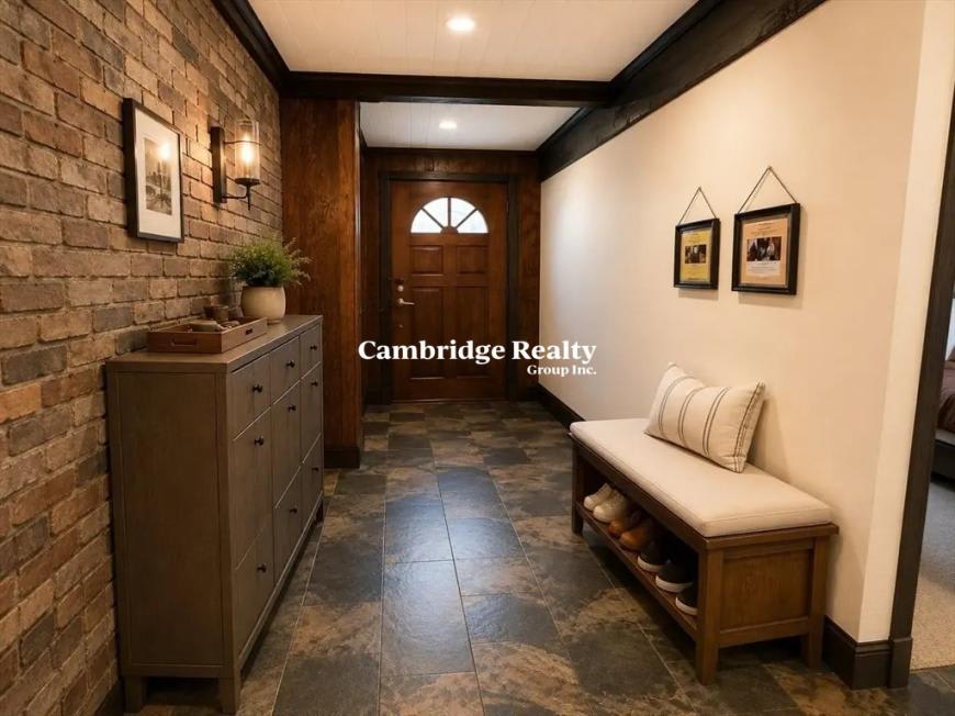 8 Locke St. – photo 1