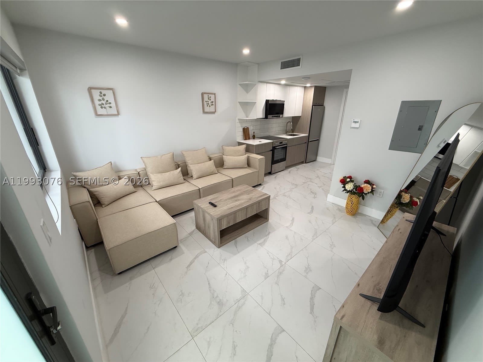 944 Jefferson Ave – photo 1