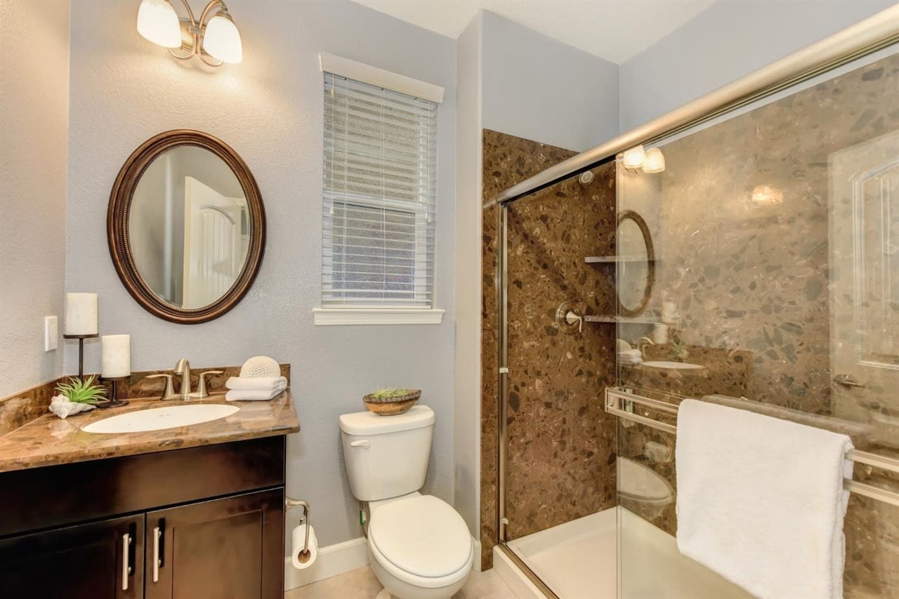 916 Lyon Place – photo 1