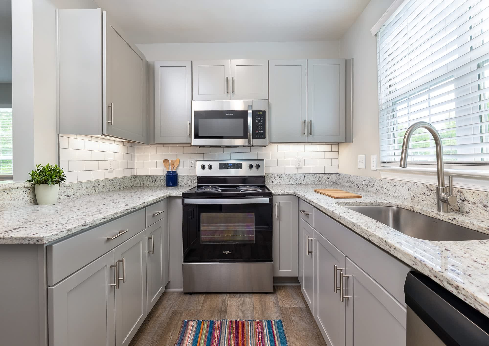 Springfield Apartments – photo 1