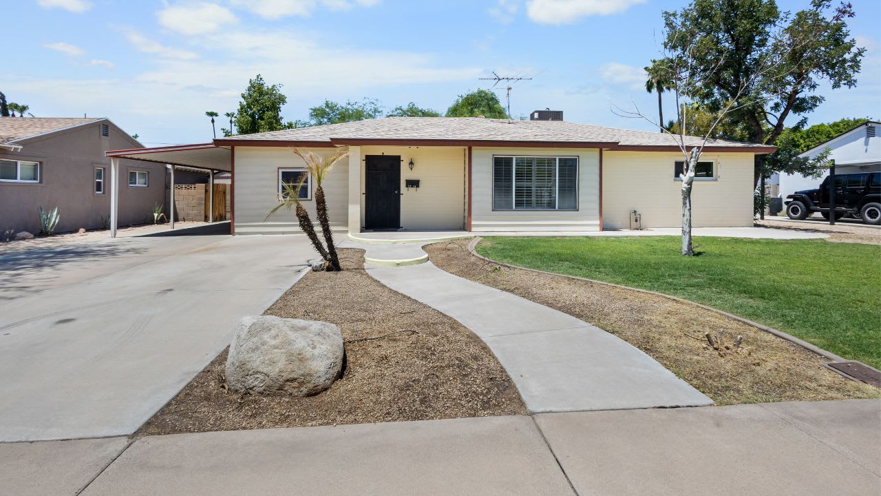 5742 N 12th Pl – photo 1