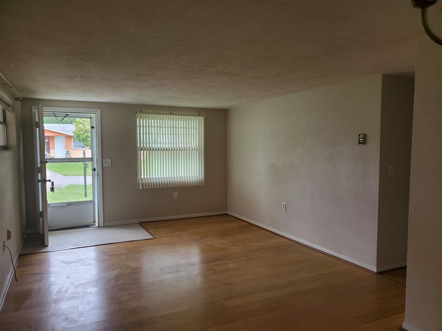Tenant Ready 1 Bedroom Home In Beverly Hills – photo 1 of 29