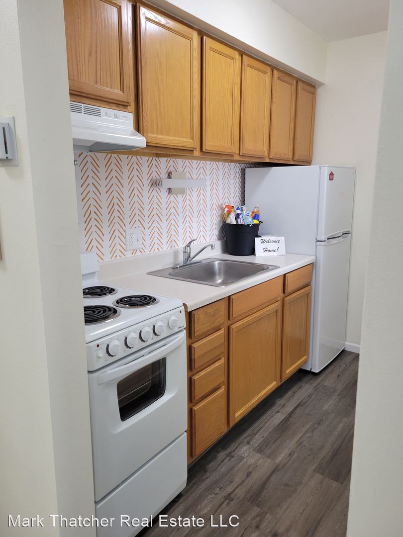 Division Apartments – photo 1 of 2