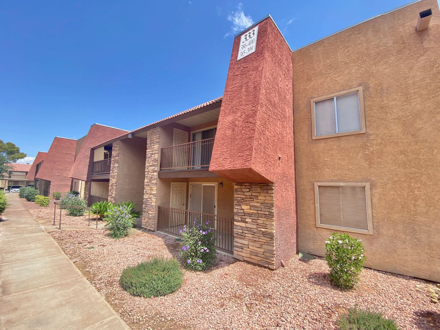 1ST FLOOR CONDO UNIT 1 BEDROOM/ 1 FULL BATH, LOCATED GUARD GATED COMMUNITY – photo 1