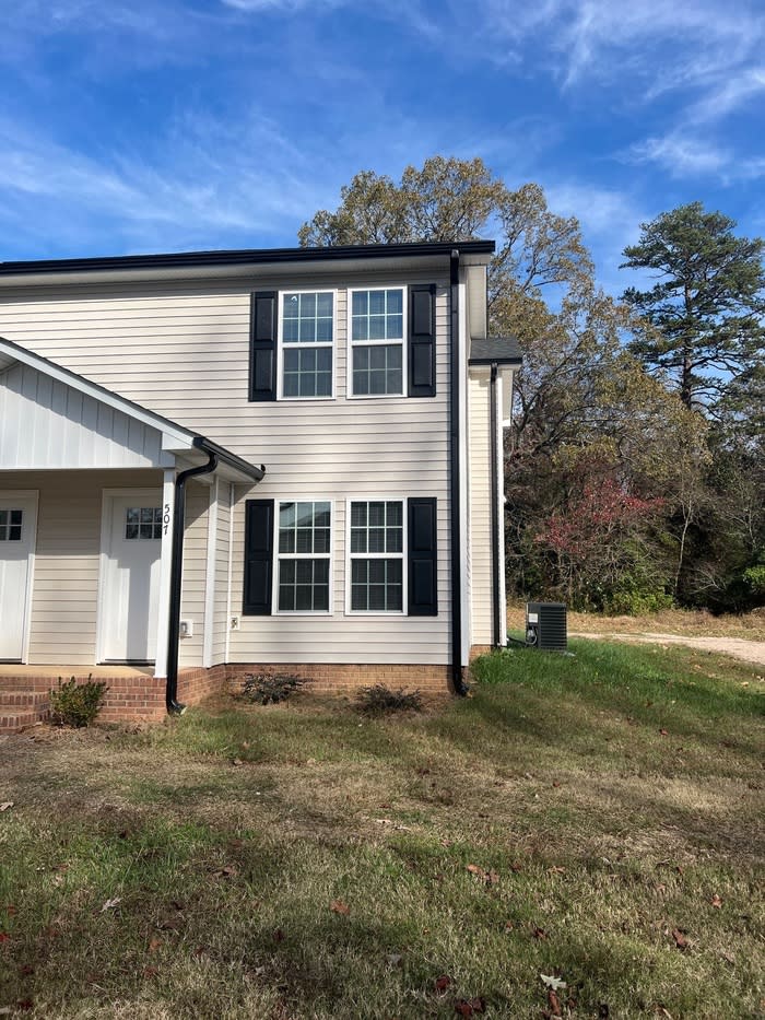 507 East Mills Drive – photo 1 of 13