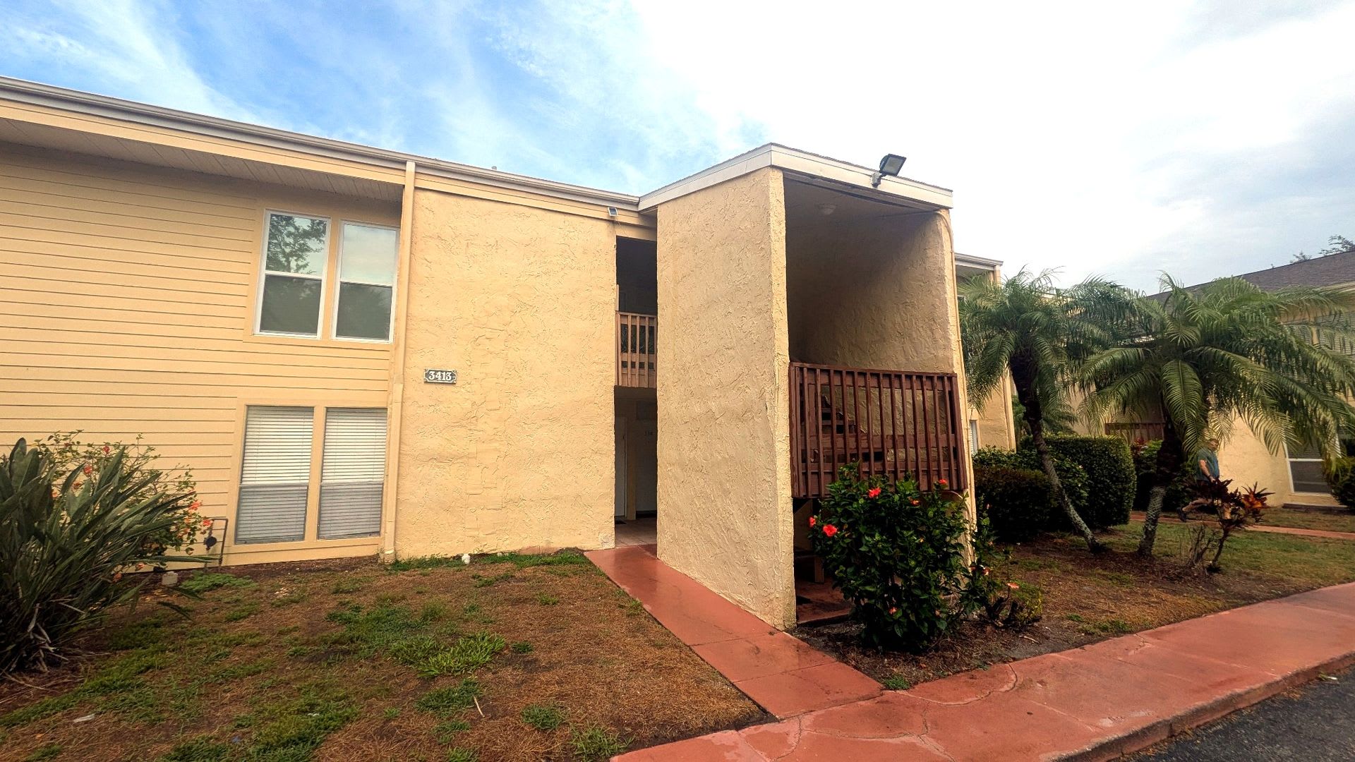 ANNUAL FURNISHED 1 BEDROOM, 1 BATH CONDO – photo 1 of 20