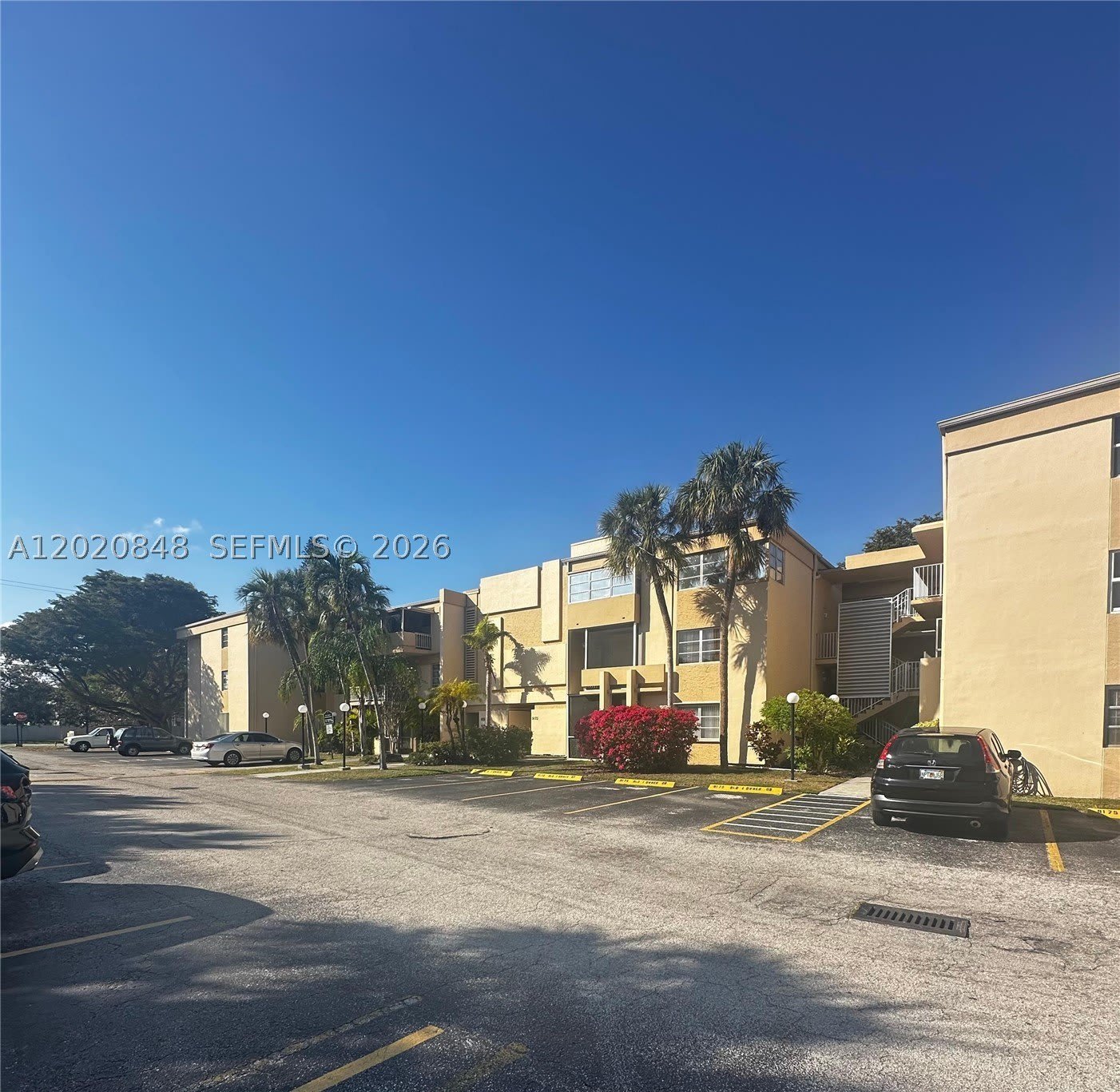 9175 SW 77th Ave – photo 1
