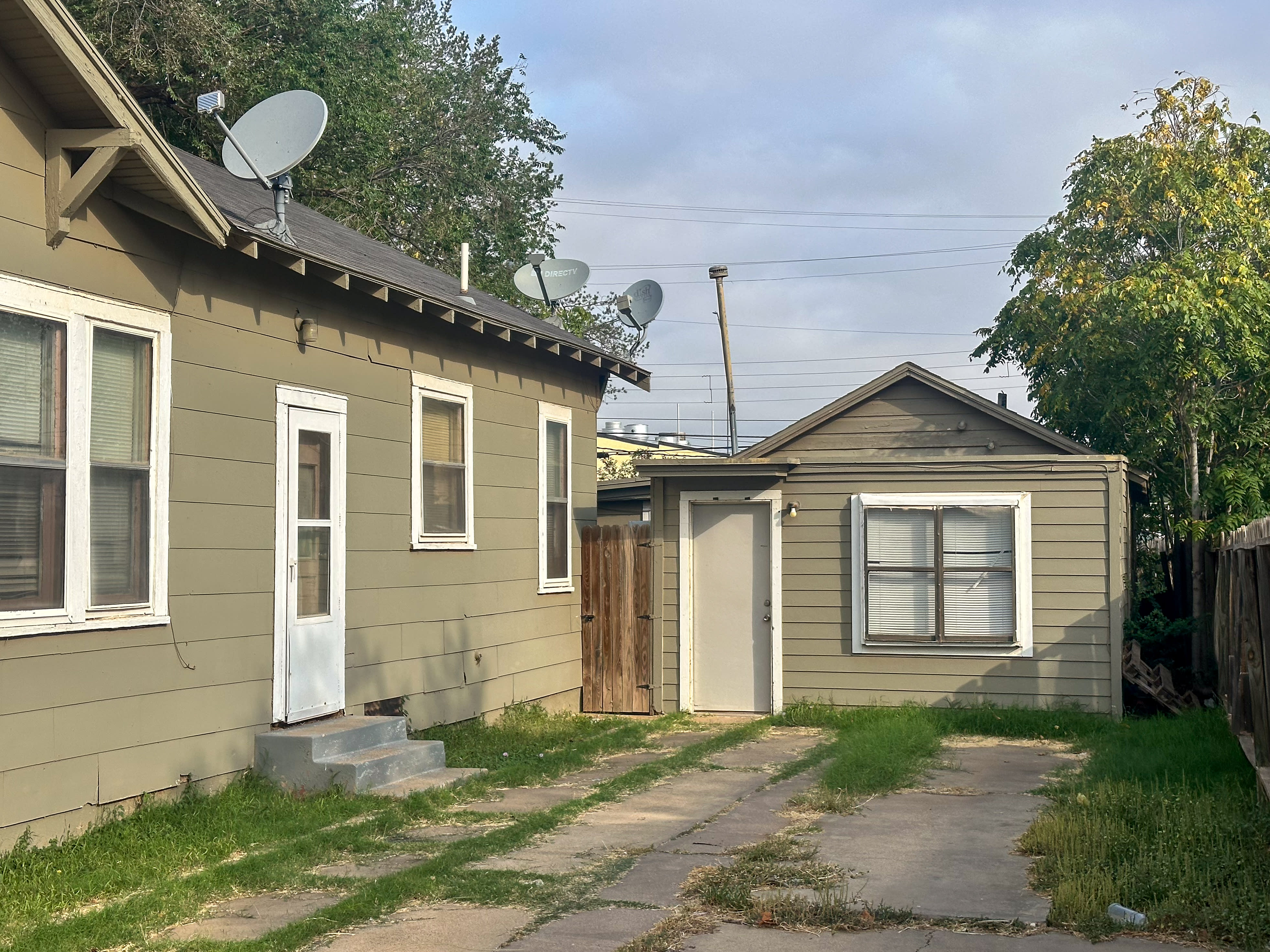 1912 20th St – photo 1