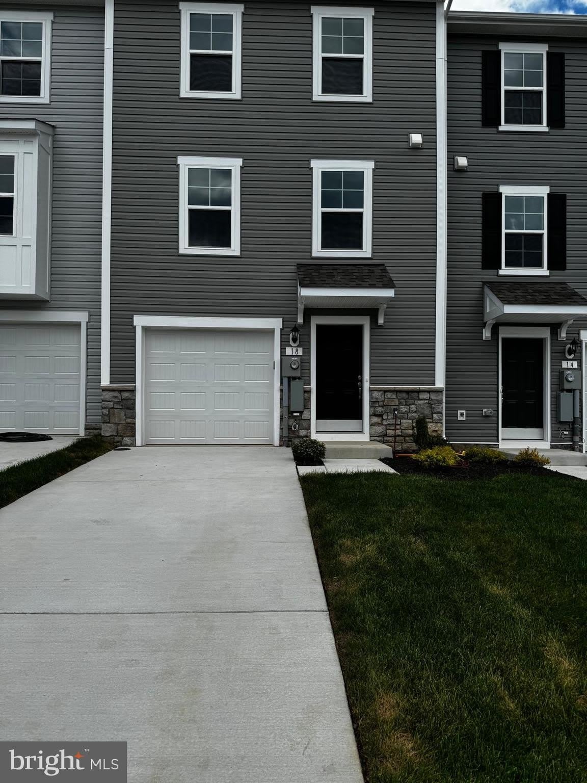 18 Clifton Mnr – photo 1 of 222