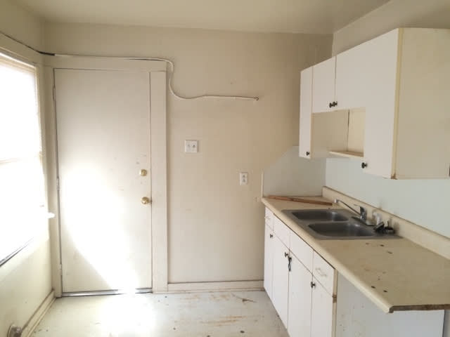 4916 Rightway Ave – photo 1 of 7