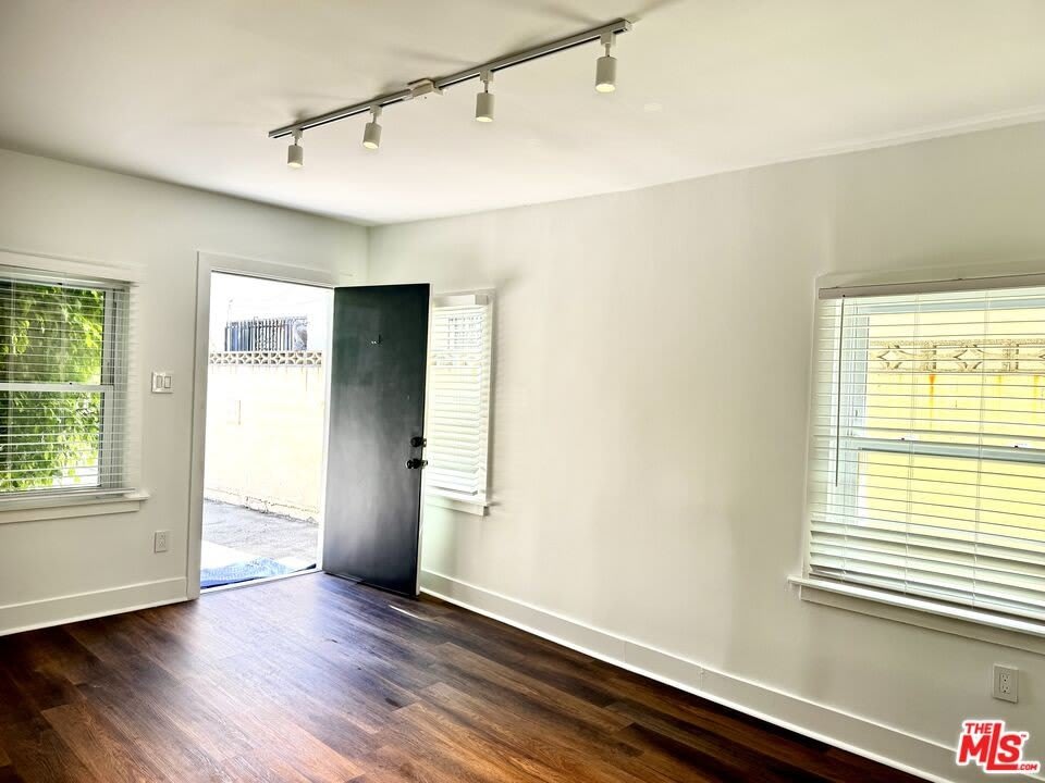 5724 La Mirada Ave – photo 1