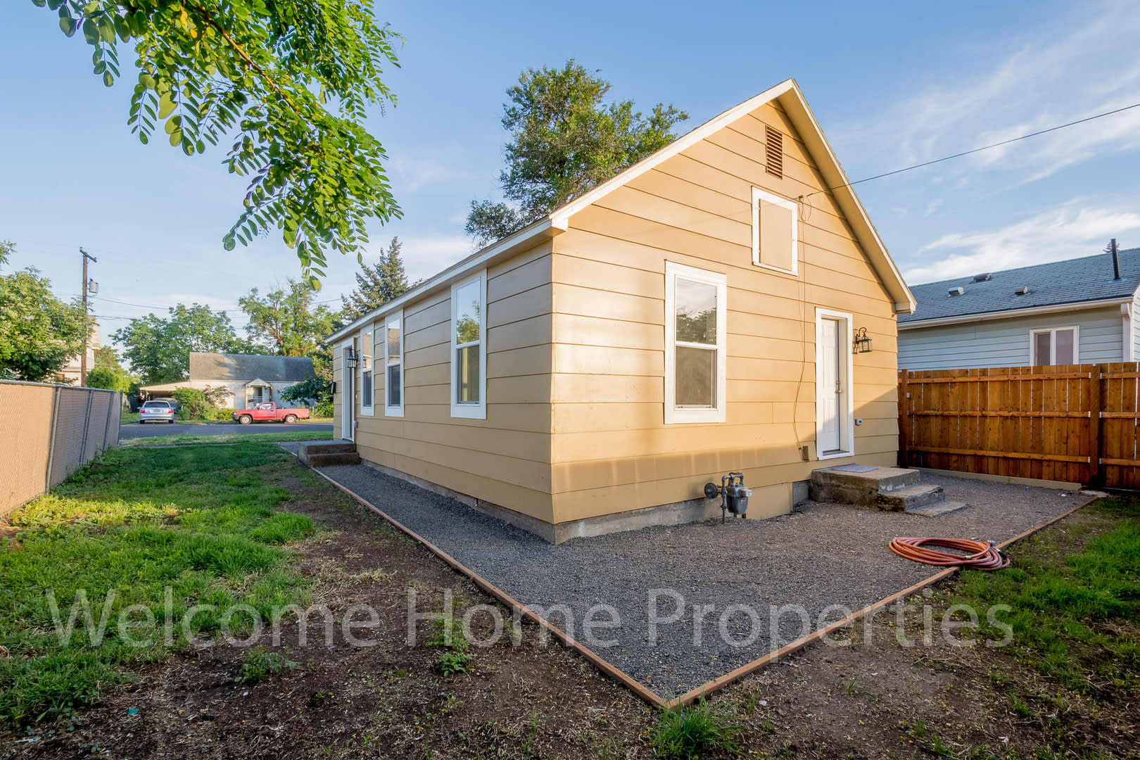 Small 2 Bedroom Home In Convenient Location – photo 1 of 207