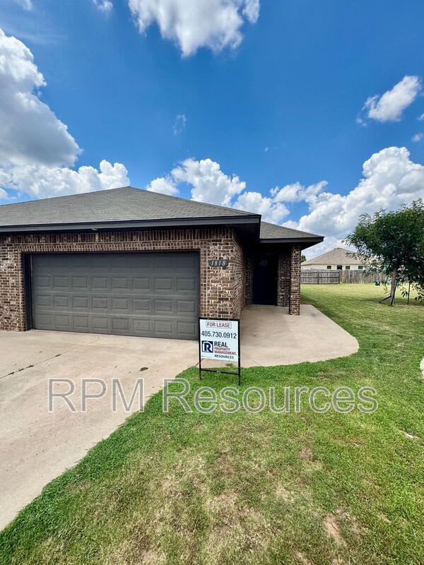 1818 Post Oak Rd – photo 1 of 16