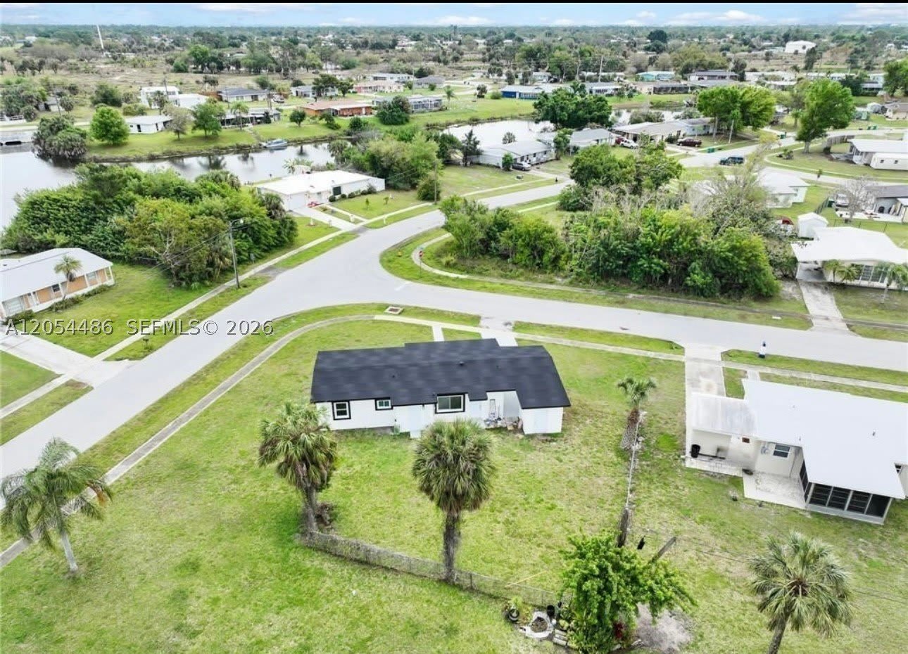 22258 Beverly Ave – photo 1