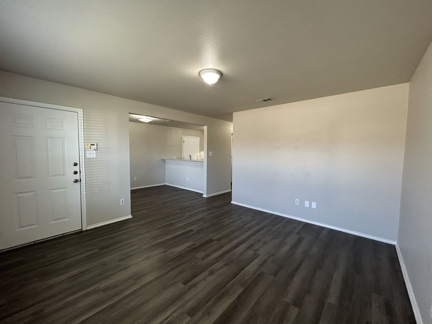 3 BEDROOM 2 BATH W/1 CAR GARAGE AVAILABLE NOW! NEAR LACKLAND AFB! – photo 1