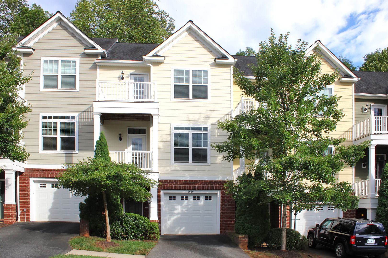 Garage townhome with mountain views – photo 1 of 22
