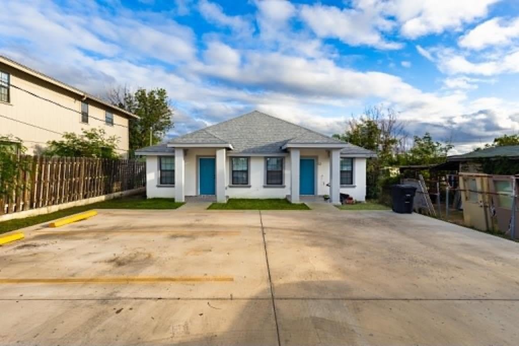 1454 Garrison St – photo 1 of 23