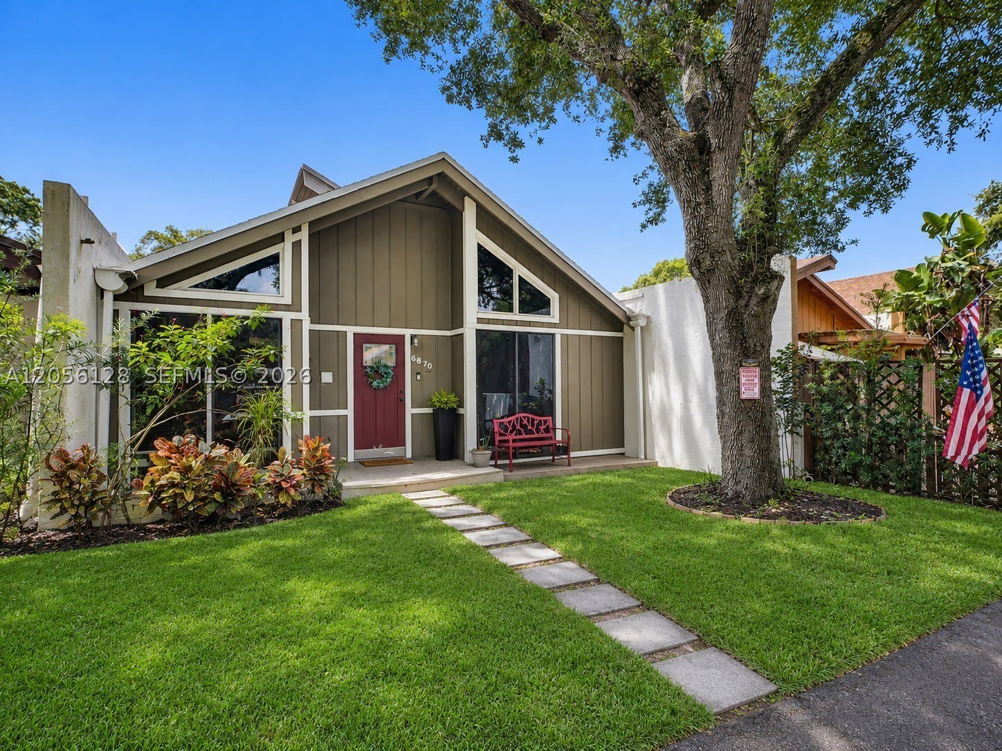 6870 NW 30th Ave – photo 1