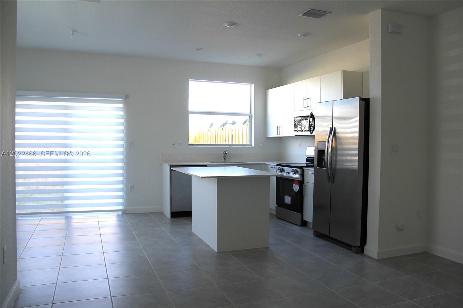 2617 Southeast 28Th Drive – photo 1