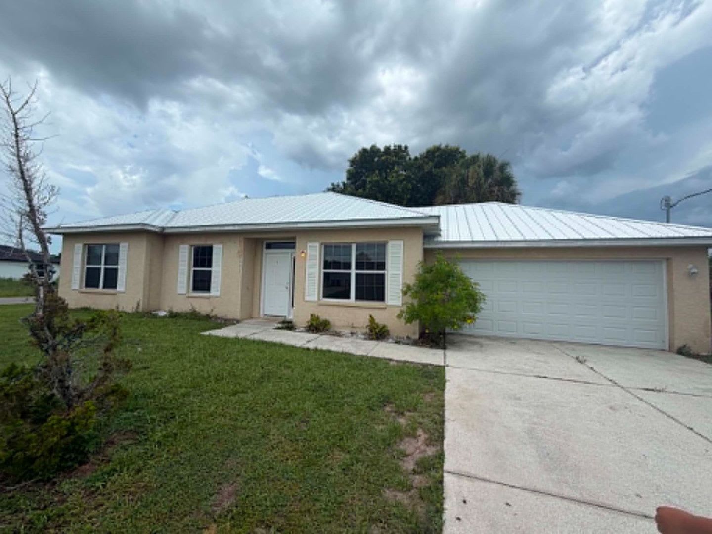 COMING SOON!!! Charming 3/2/2 car garage home in North Port – photo 1