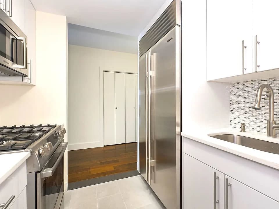 382 Malcolm X Blvd Apt 13 – photo 1