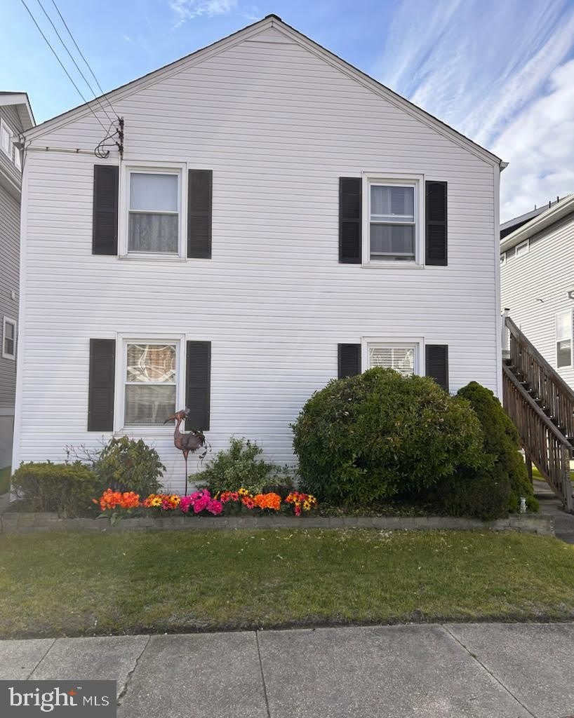 1335 Simpson Avenue – photo 1 of 13