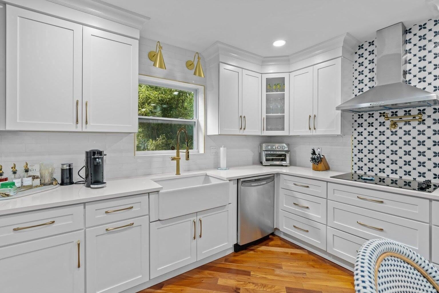3929 LOWSON Boulevard – photo 1