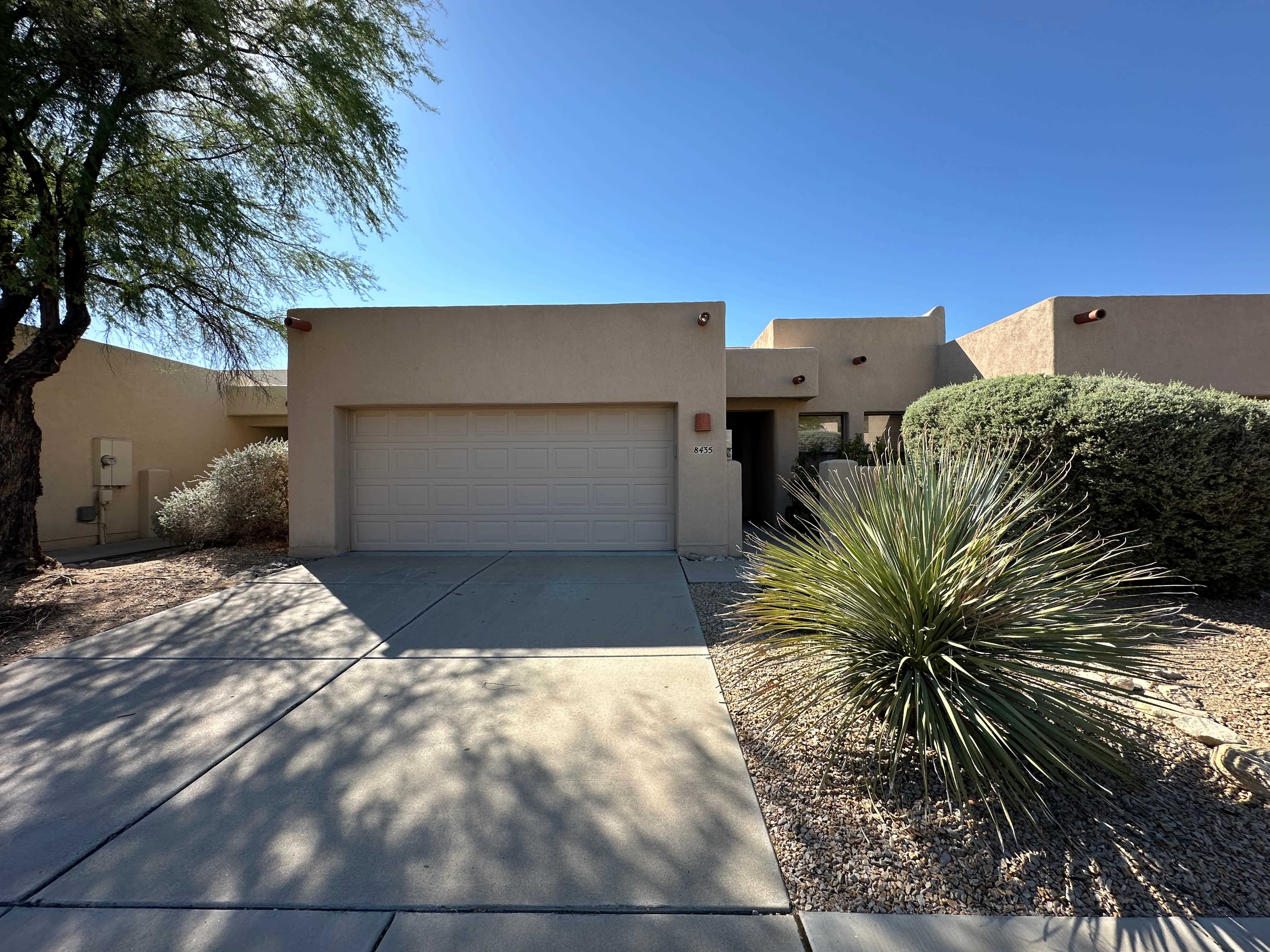 8435 N Hanks Pl – photo 1 of 28