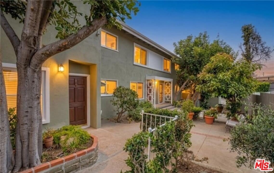 16144 W Sunset Blvd – photo 1