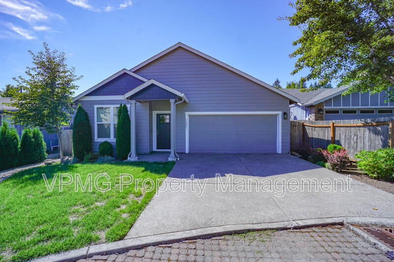 13801 NE 33rd Cir – photo 1 of 33
