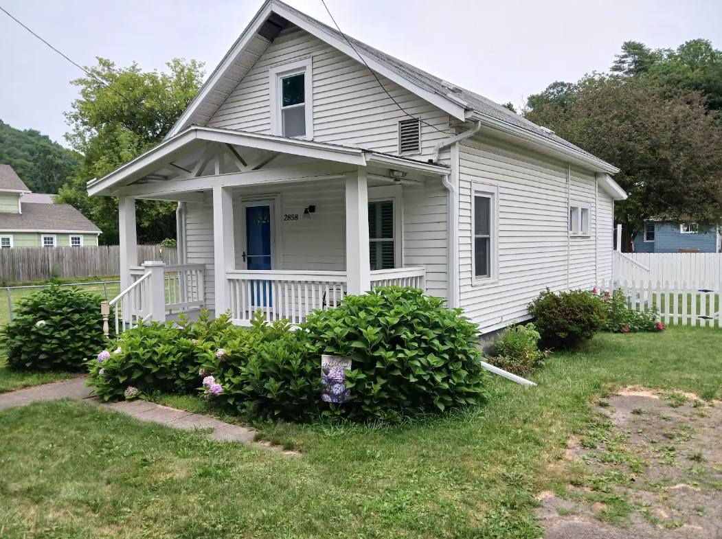 2858 Delaware Ave – photo 1 of 16